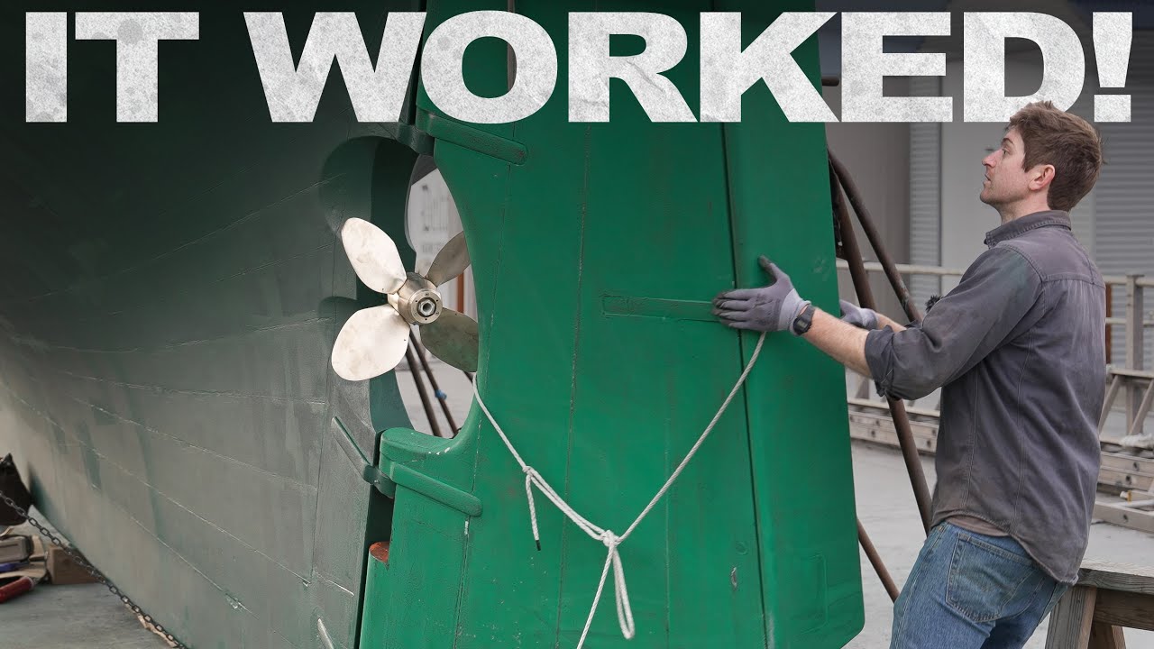 Fixing the rudder and painting the boat!