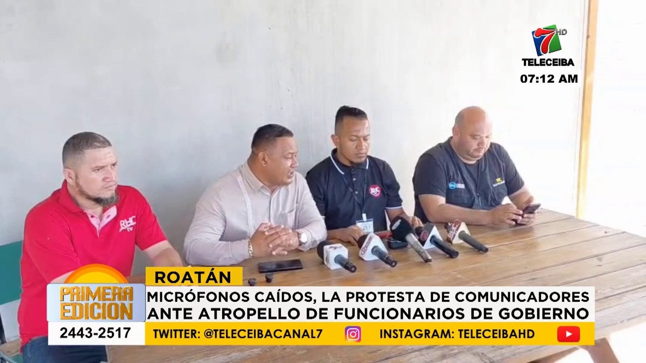 Micrófonos caídos, la protesta de comunicadores ante atropello de funcionarios de gobierno