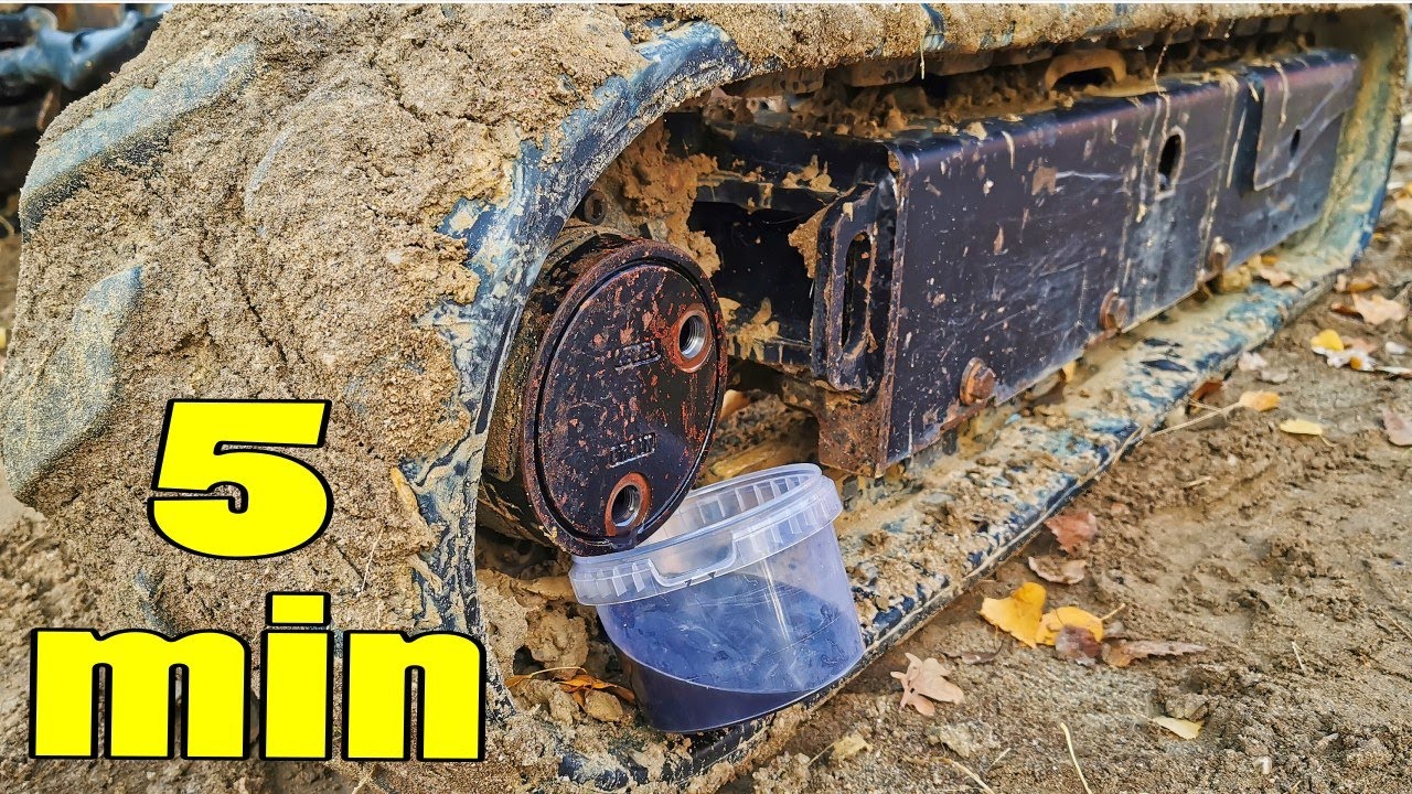Why It Didn't Ride Uphill... Track Gearbox Oil Was Looow! Changing The Oil On Mini Digger Tracks.