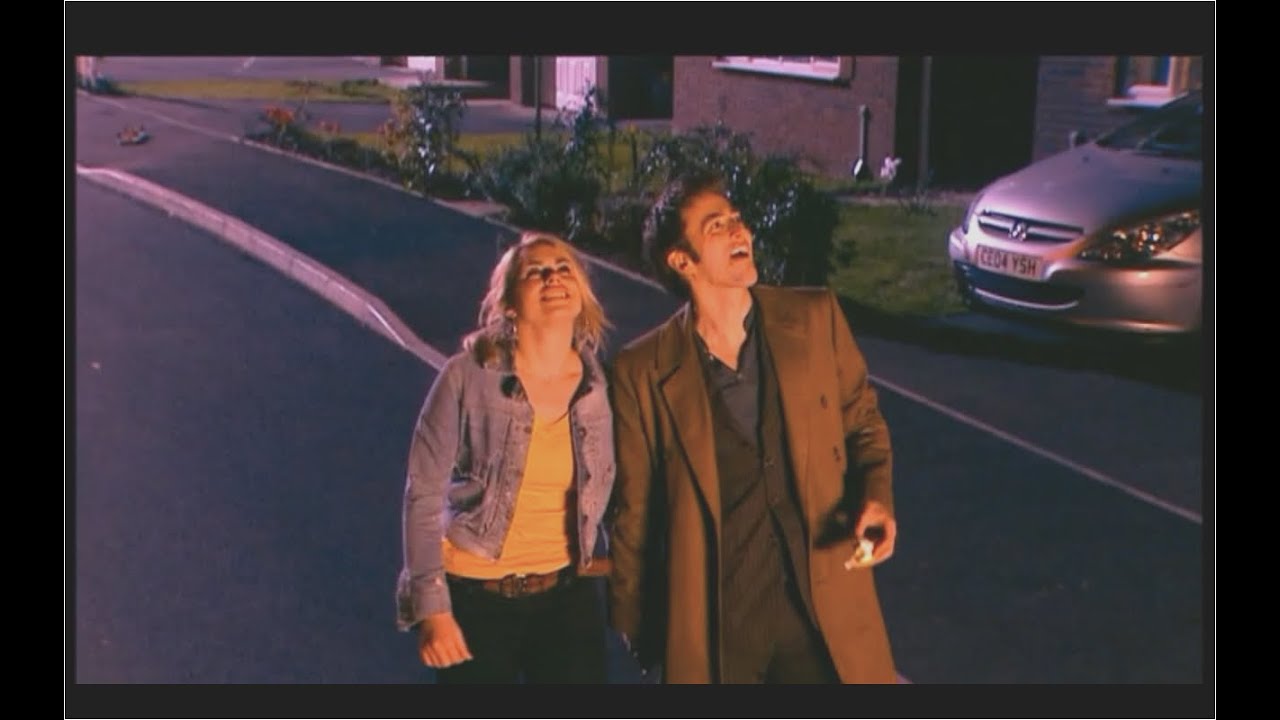 Dancing Like Starlight - (The Doctor & Rose)