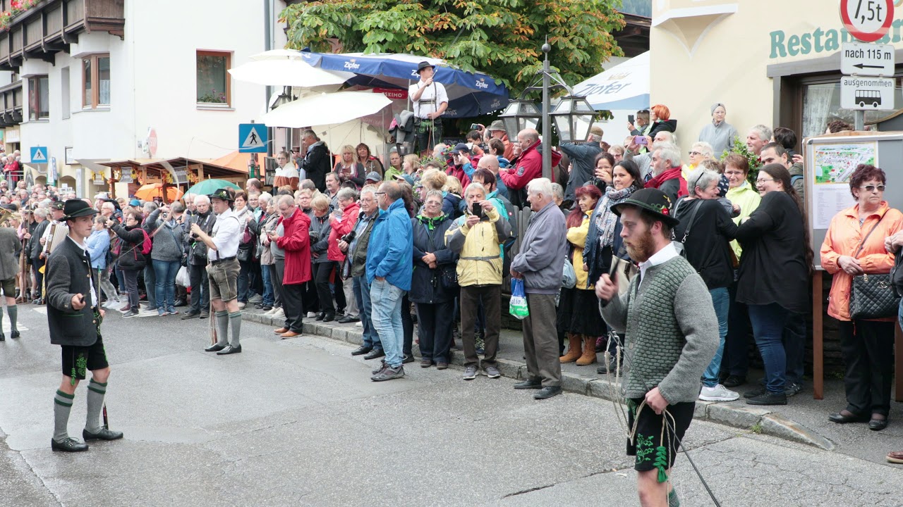 Bauernmarkt und Almabtrieb Reith im Alpbachtal Österreich