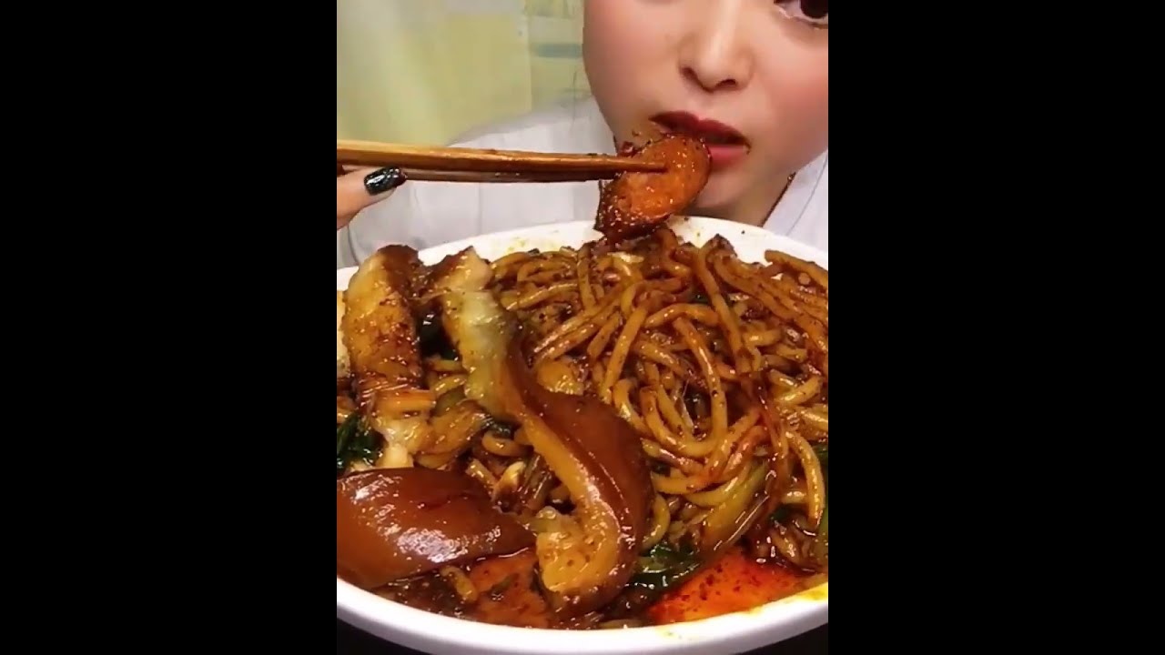 MUKBANG ASMR Spicy pork belly fried rice noodles, Spicy enoki mushrooms