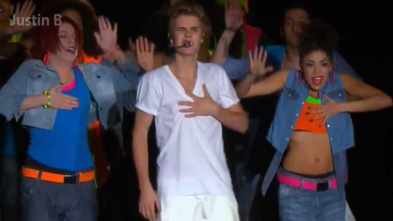 Justin Bieber - Somebody To Love (Concert Mexico Live)