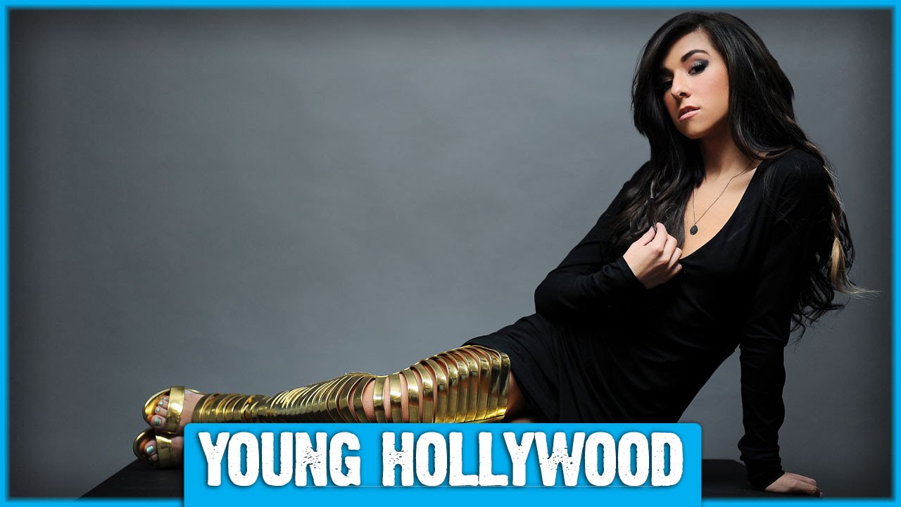 Christina Grimmie Sings Live & Answers Twitter Questions from Her 