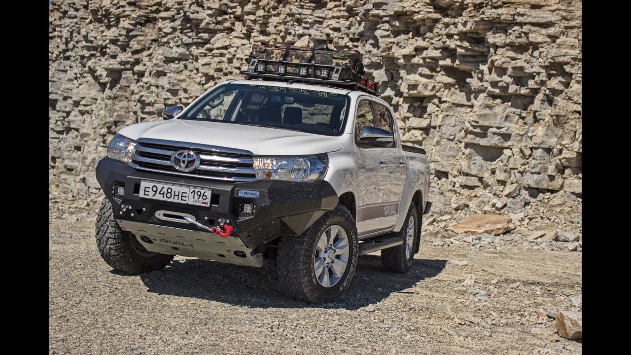 Montaje de una defensa delantera RIVAL - Toyota Hilux Revo