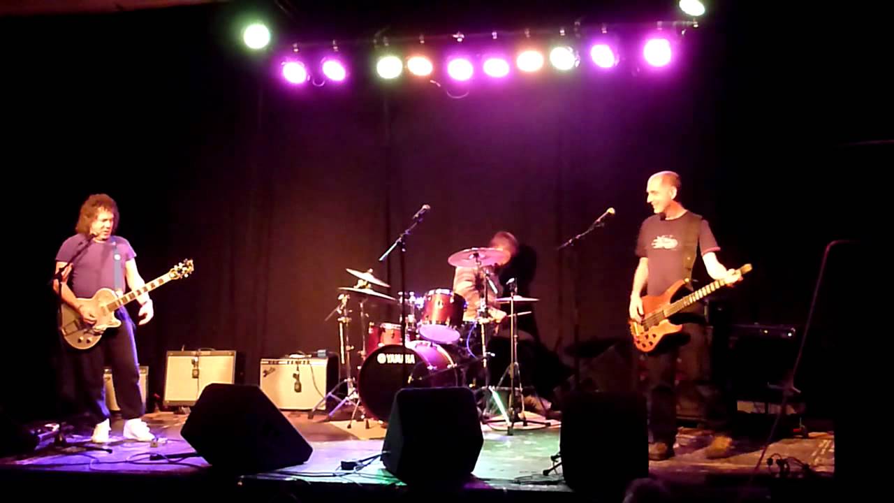 Bob's Beauties - Walking The Dog / Hip Shake, Hertford Corn Exchange