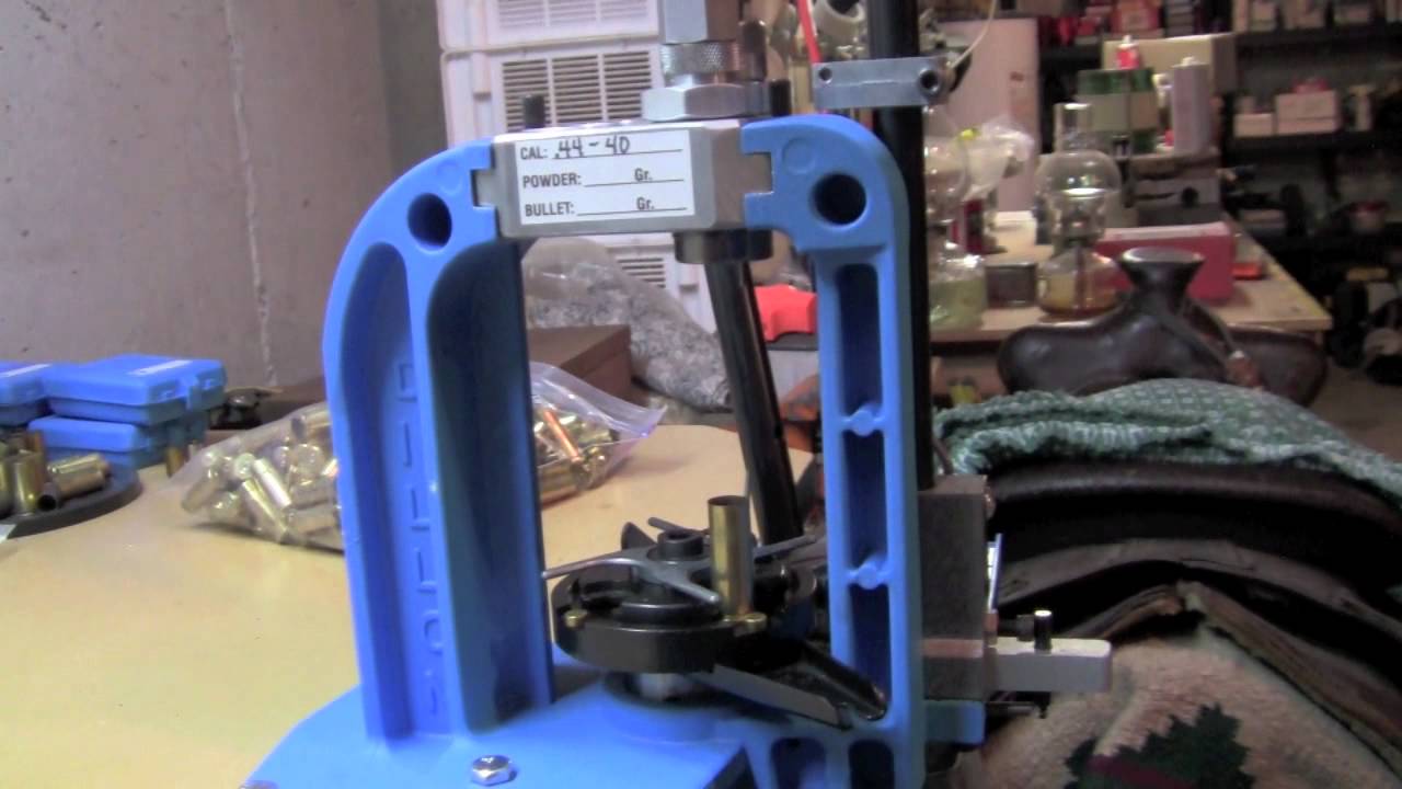 Перезарядка черного пороха 44-40 на Dillon 550B.mov