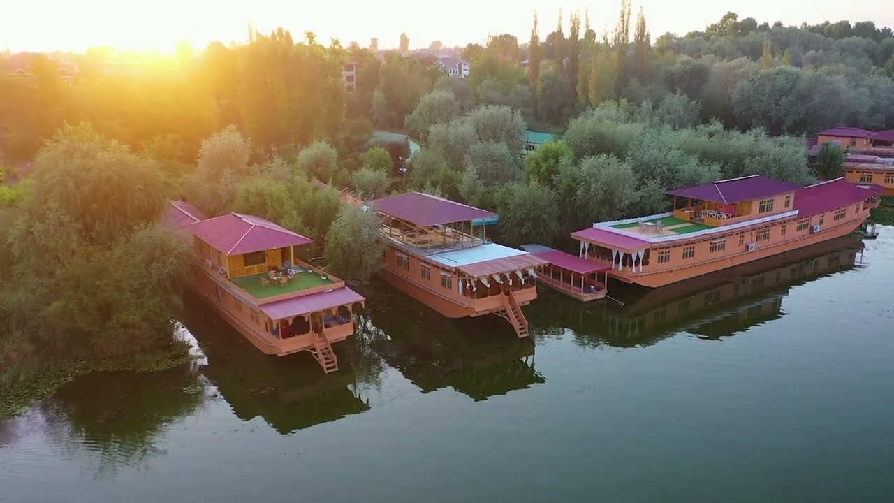 Travel Kashmir | Wangnoo Heritage Houseboats