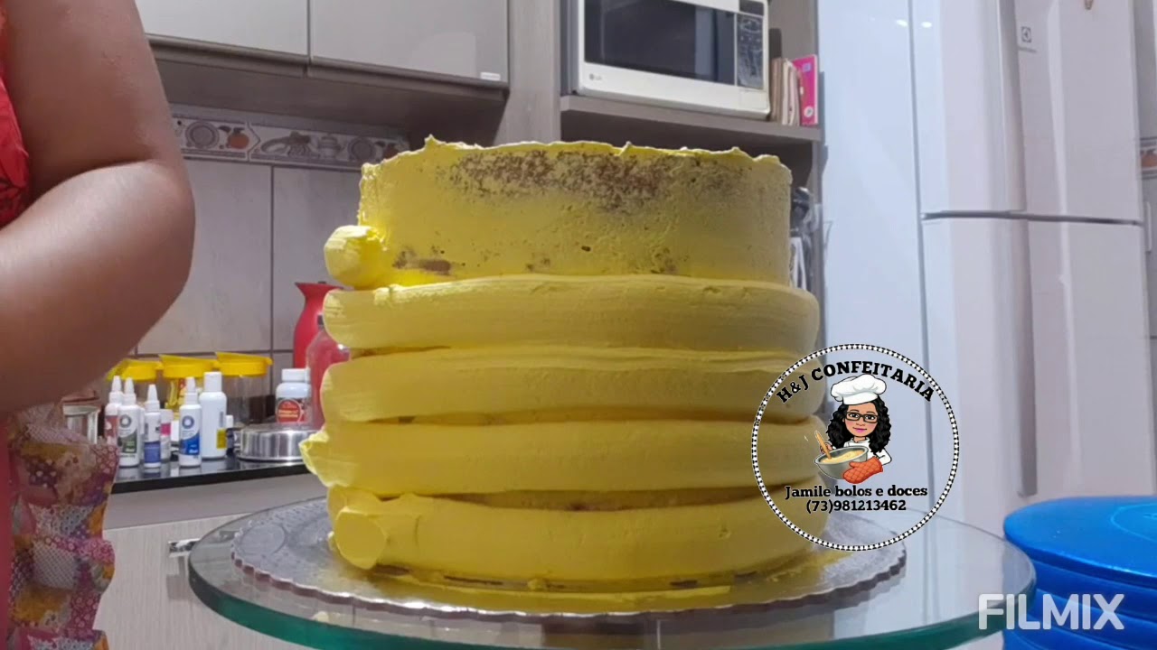 bolo 2 andares Branca de neve e os sete anões