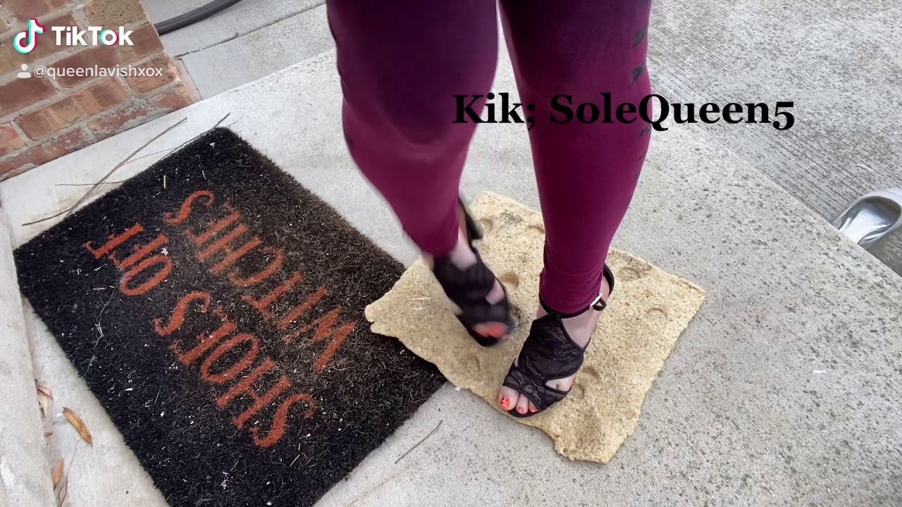 Food crushing / 2 lb rice crispy crush (14 min) in high heels