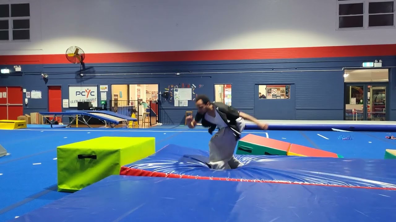 How A-Twist/ Full Twist Tutorial (Parkour/Freerunning)