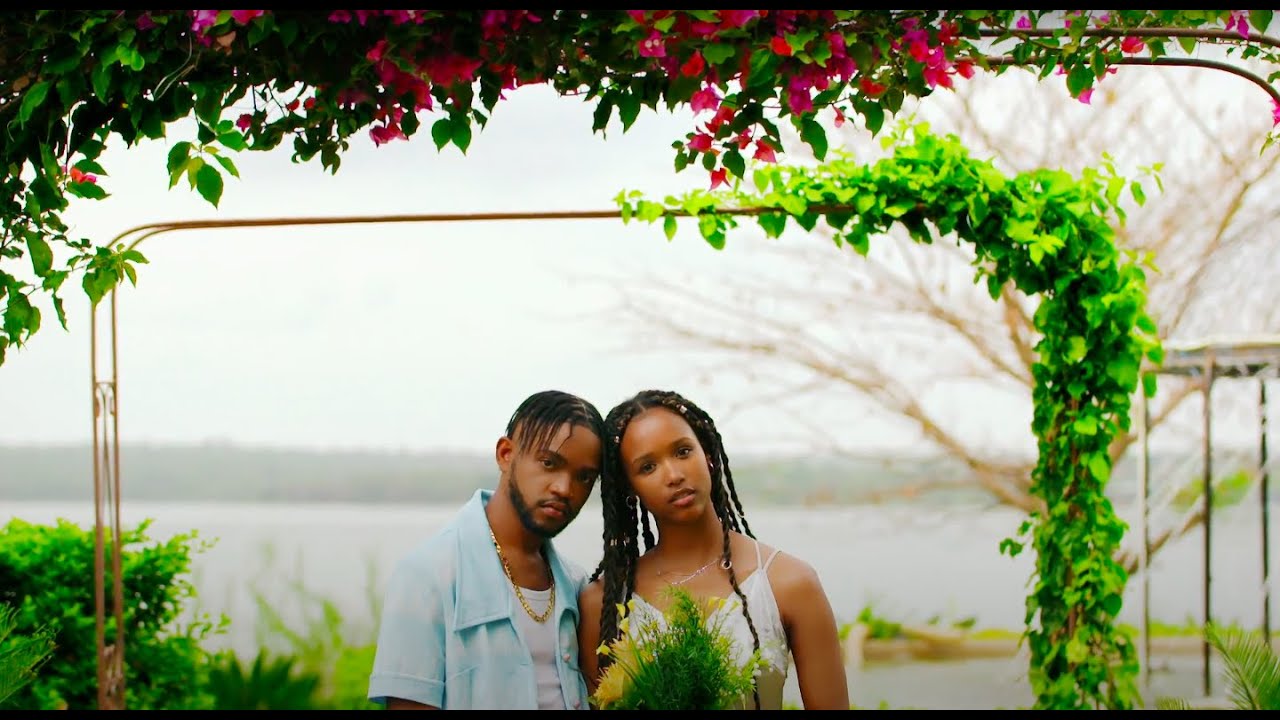 Una Rams &ndash; shy (Official Music Video)