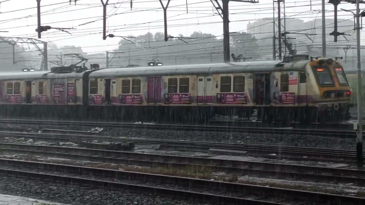 karjat Local Arrived kalyan Platform Number 4