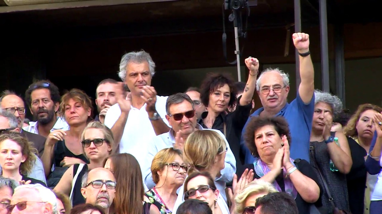 &ldquo;Ciao presidente!&rdquo;, l&rsquo;ultimo addio a Rodot&agrave; della gente comune
