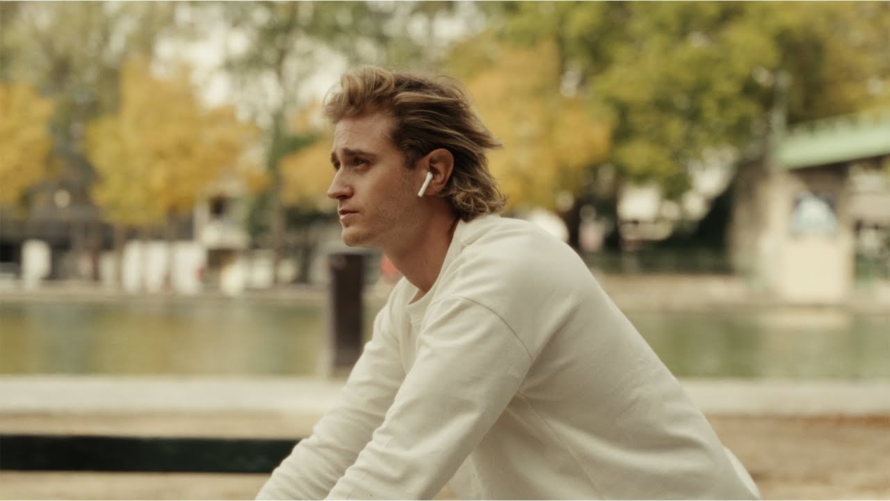 Alex Roussiaux - Perdu En Mer [Clip Officiel]