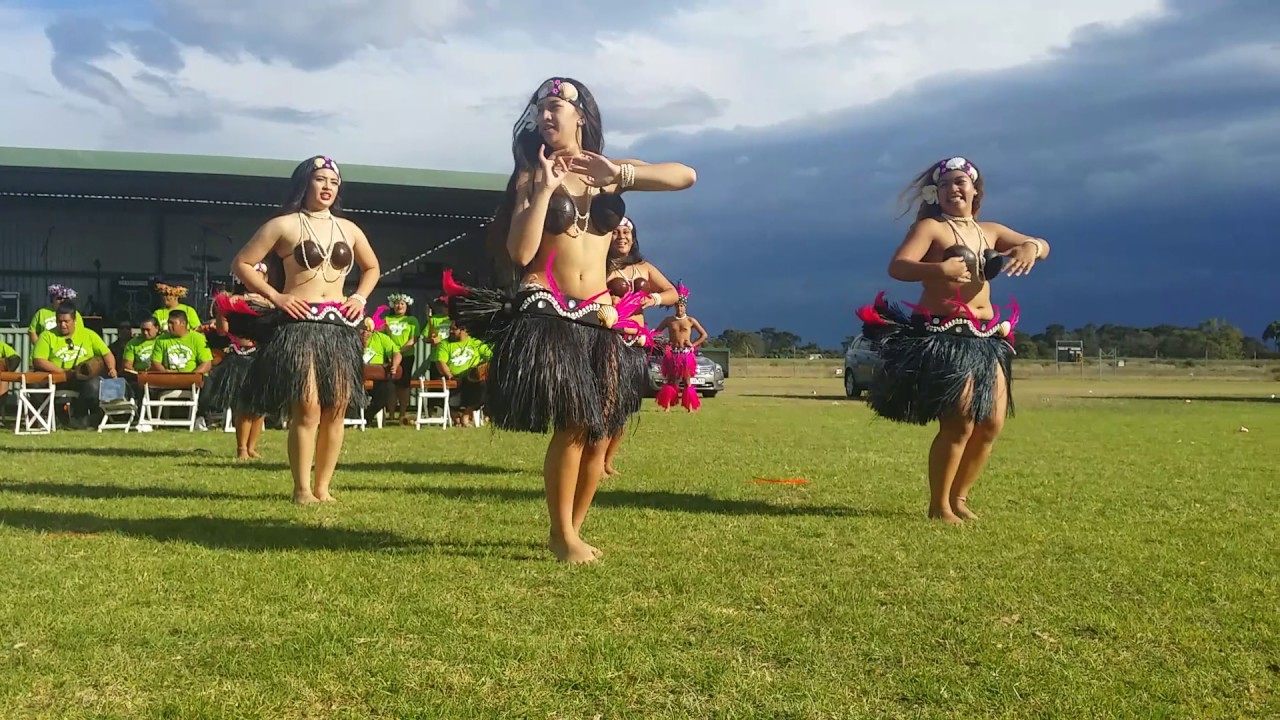 Island roots dance group
