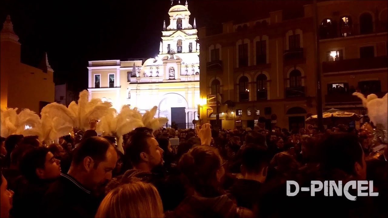 Llegada Centuria Romana a Basílica Macarena 2016