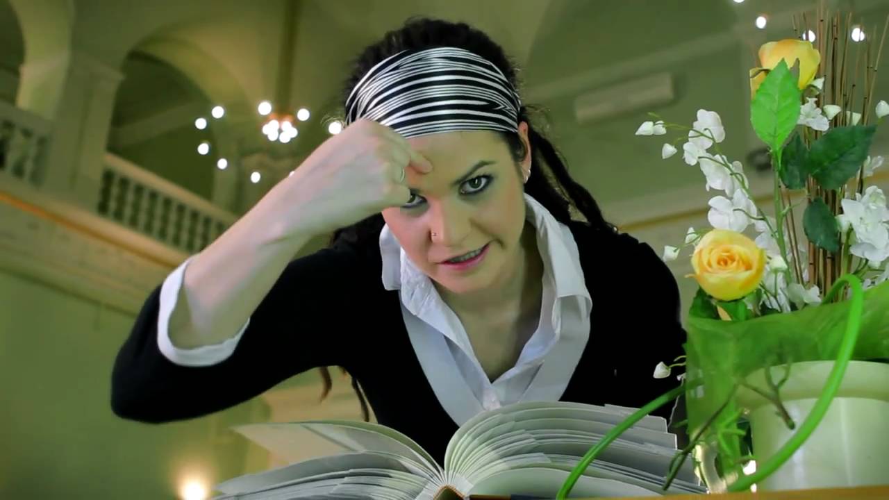 ZANZIBAR Ádám keresi Évát  (Official Music Video)