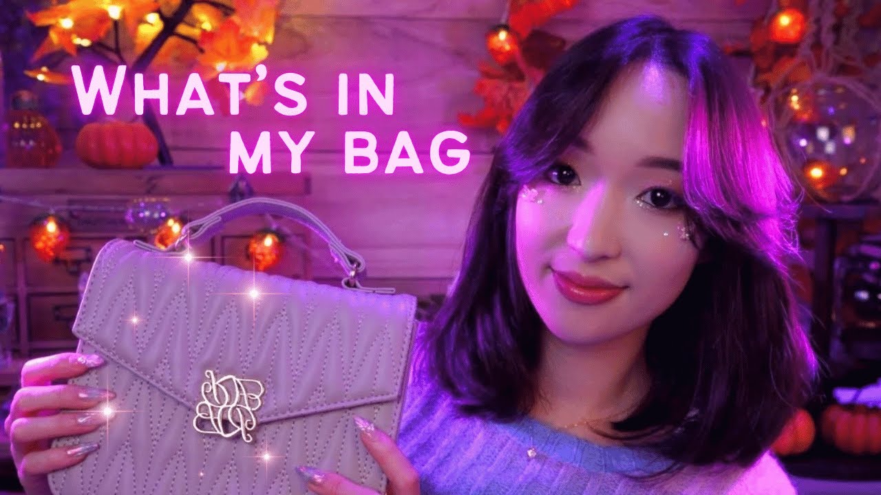 ASMR 👜 Qu'y a t-il dans mon sac ? 👀 (20 objets improbables) 💗 + chuchotements