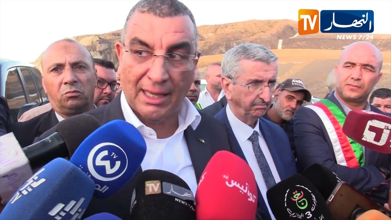 سطيف / وزير الأشغال العمومية يتفقد سيرورة أشغال الطريق السريع جن جن العلمة