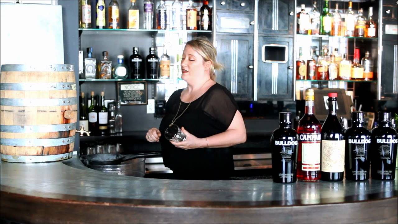 BULLDOG Gin Barrel-Aged Negroni Cocktail Tutorial