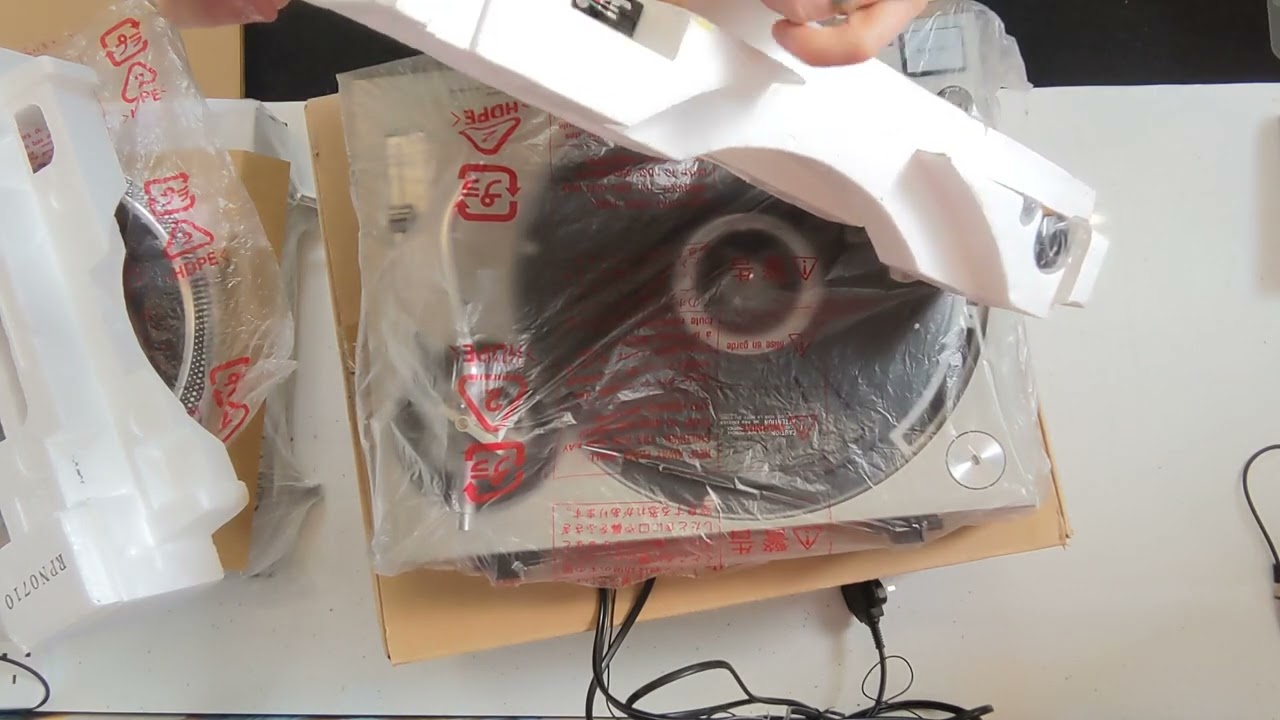 Unboxing a BRAND NEW(?) Technics SL-1200 Mk2 Turntable Deck MINT (1210 DJ)