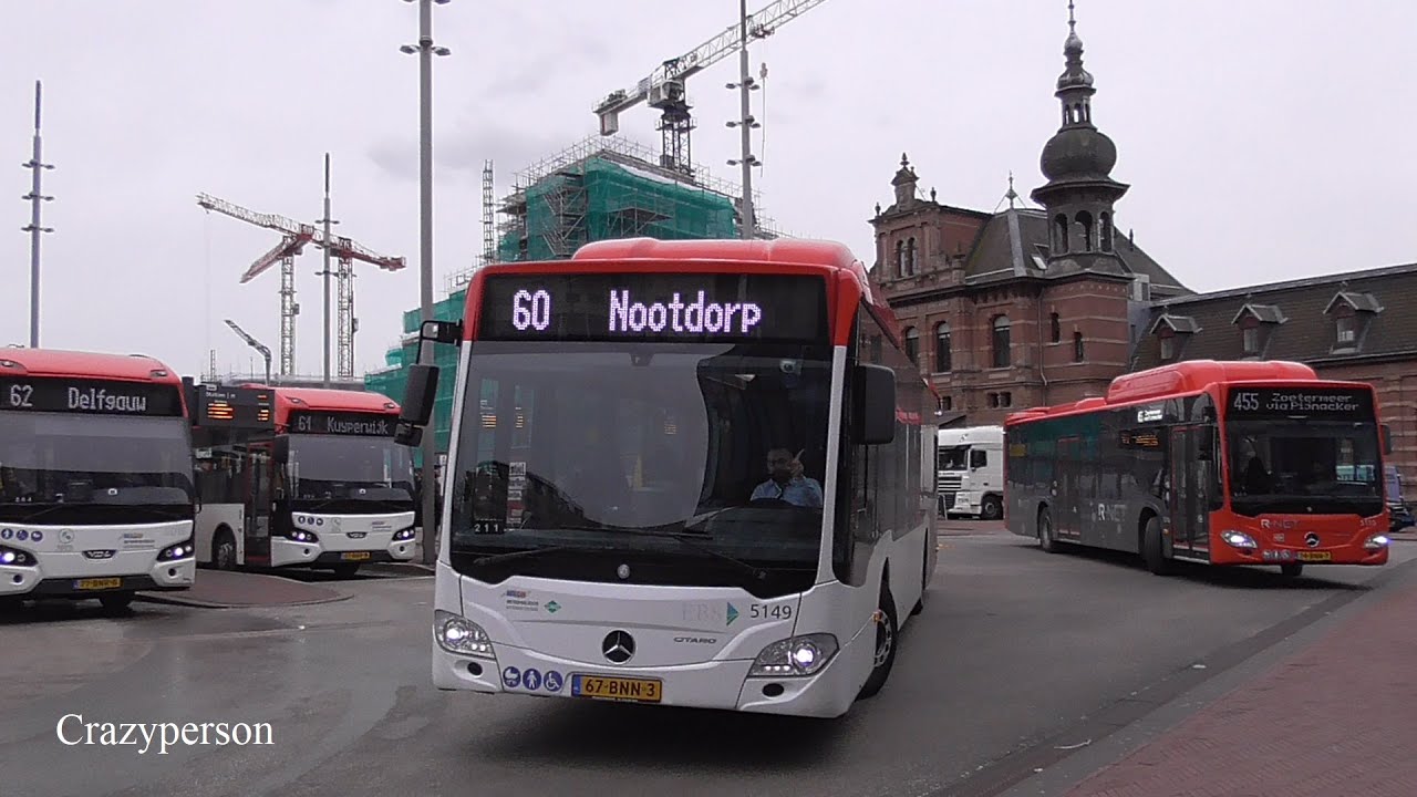 Vertrek Veel EBS Bussen op Station Delft in 2020