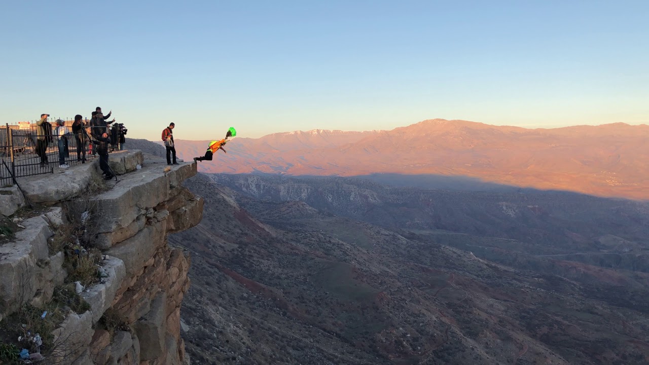 1300 Metreden Korkusuzca Atladılar - Yer Siirt