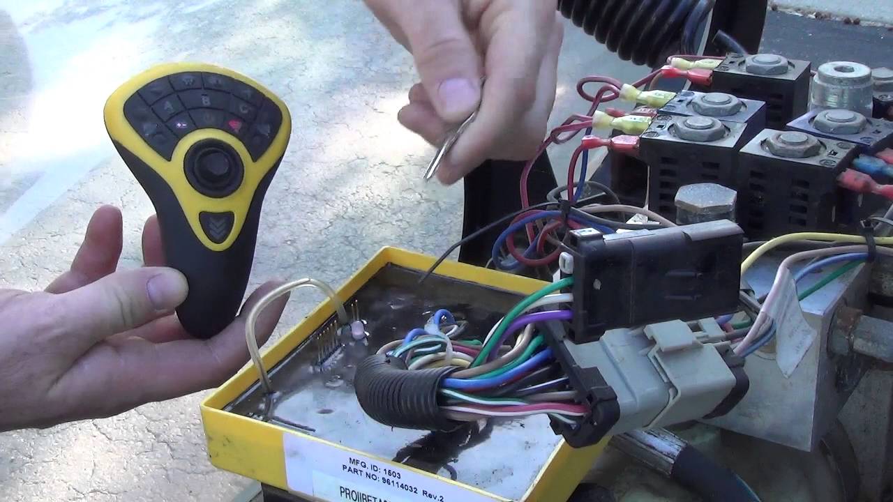 Sno-Way&reg; ProControl&trade; II Pairing