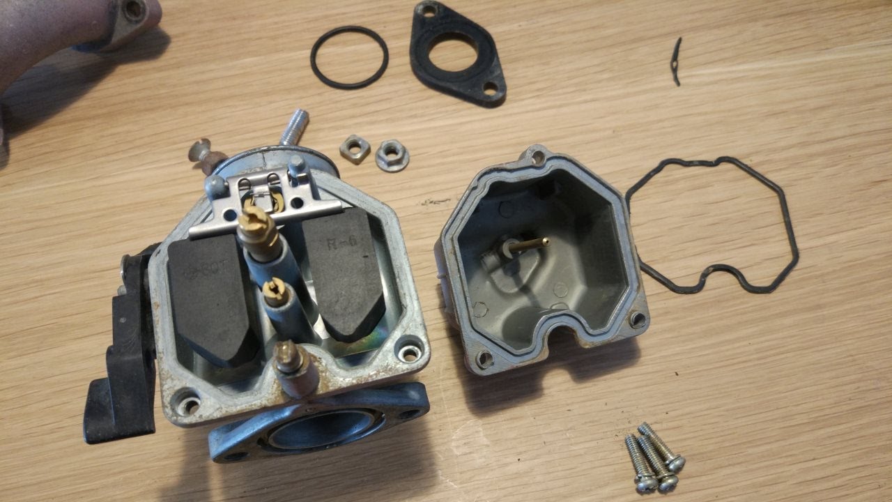 Restauration Dirt Bike : Nettoyage du carburateur [Ep12]!