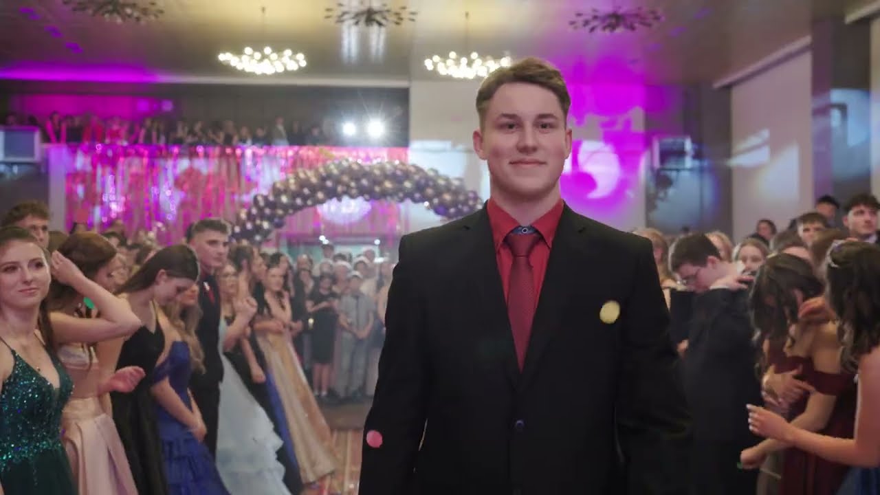 Sestřih z maturitního plesu 4. AB OATGM Jindřichův Hradec 20. 2. 2026