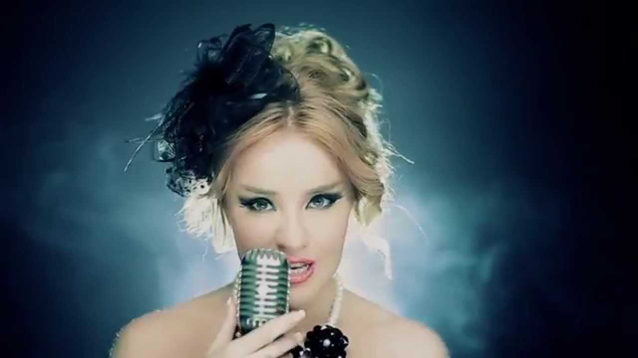 özlem özel - Çok Üzgünsün Arkadaş.