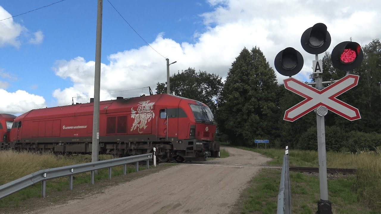 Railroad crossing of Barauka, Lithuania/Baraukos geležinkelio pervaža, Lietuvoje