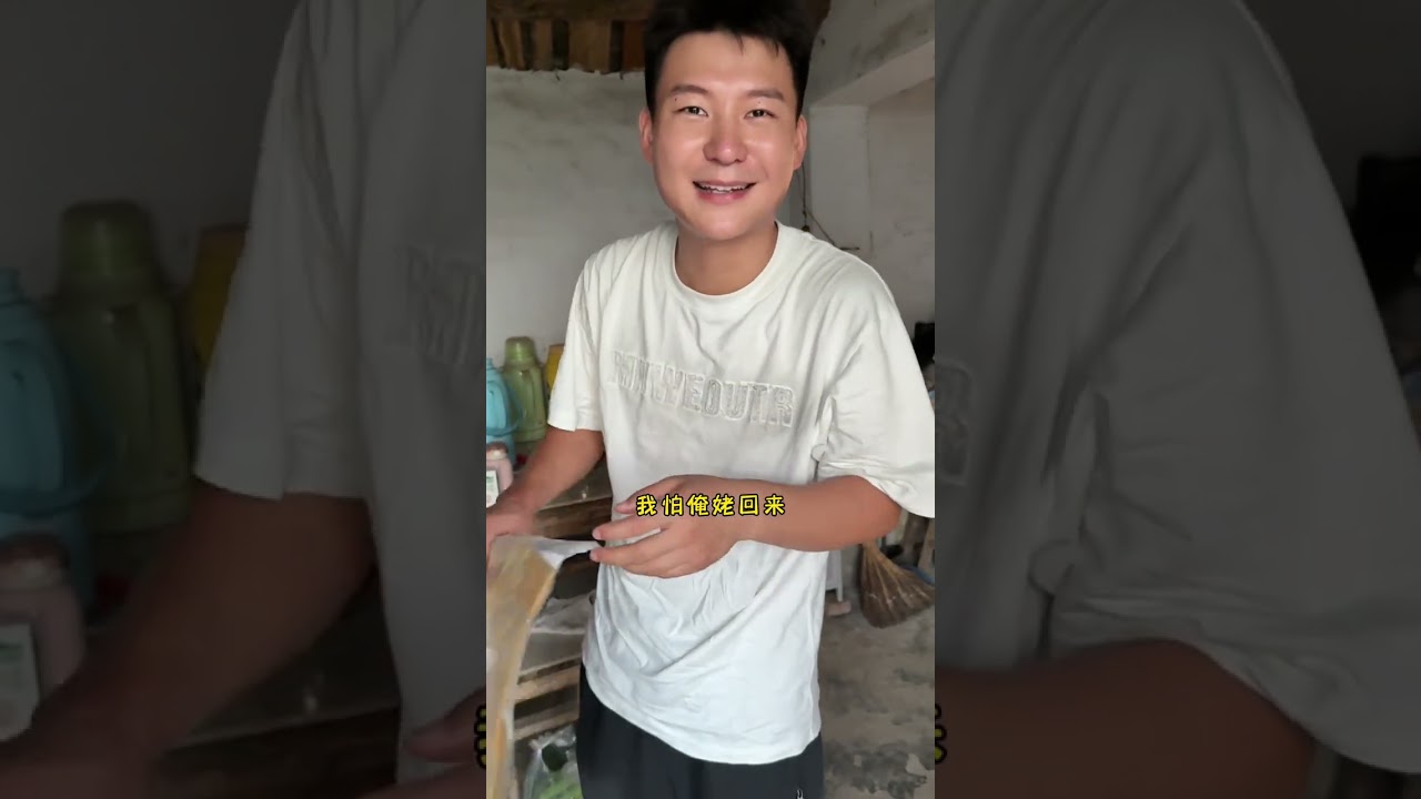 这回姐妹装，亲子装都整上了。估计不得磨牙了！#我的乡村生活 #日常生活 #乡村生活也可以充满诗意 #把农村的日子过得有声有色 #家庭日常