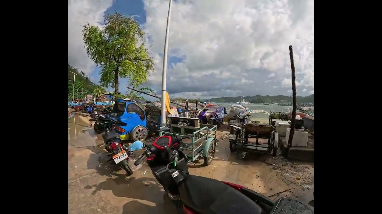 Walking in El Nido West side till the end of the City