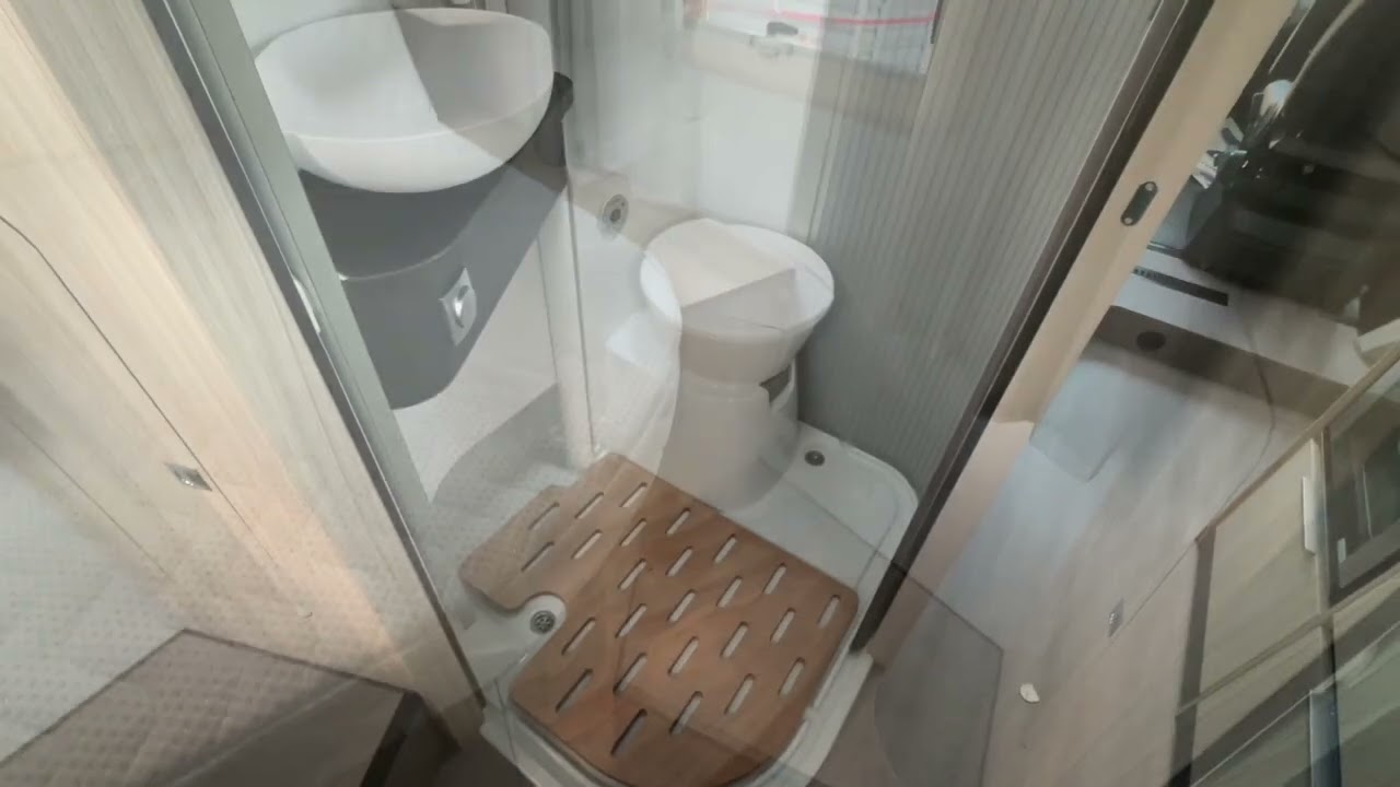 Видеопередачи автомобиля Adria Compact SC