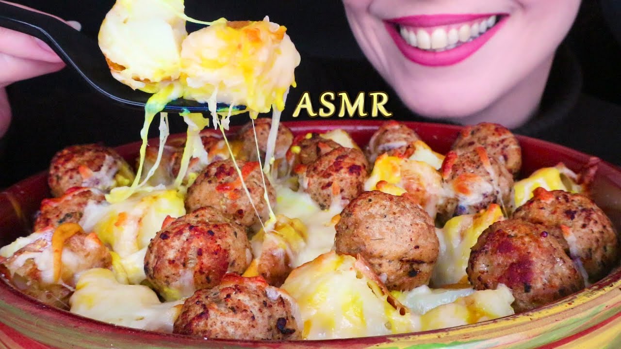 CHEESY MEATBALLS 🧆 & POTATO BAKE  + Story Time | Greek Whispering + English Subtitles | ASMR Mukbang