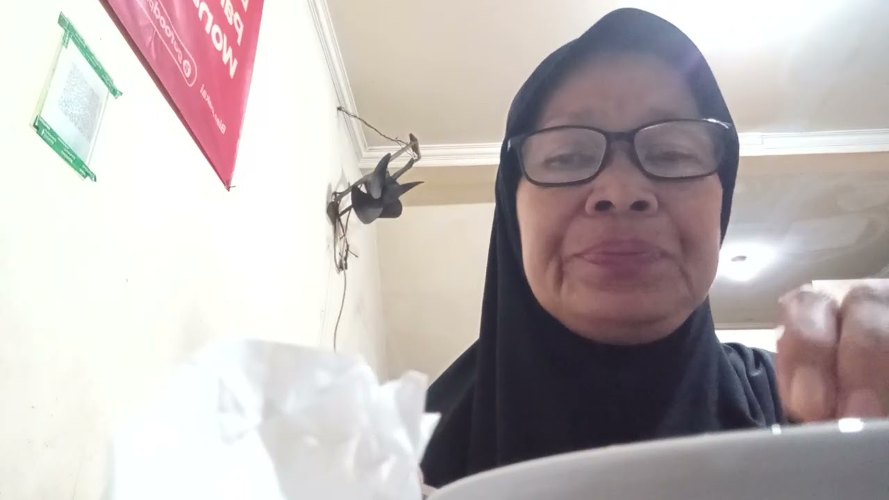 Kembali lagi di cenel mar wati makan bakso ges