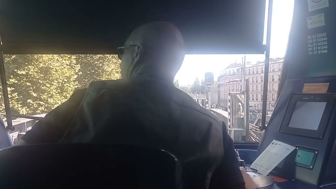 En cabine sur la ligne 2 du Métro parisien (version non accélérée, partie 1)