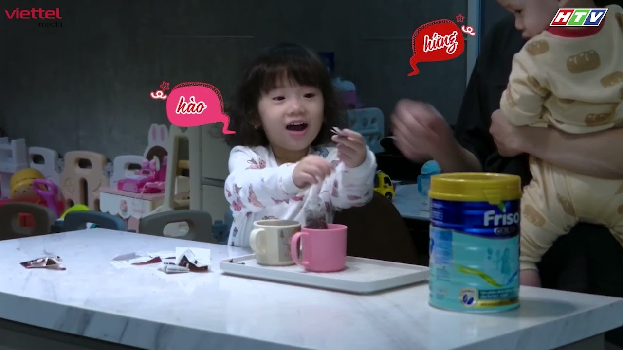 Mời kh&aacute;ch uống tr&agrave;, CiCi Anh Chi cũng rap lu&ocirc;n bản nhạc chuẩn con bố Justa Tee