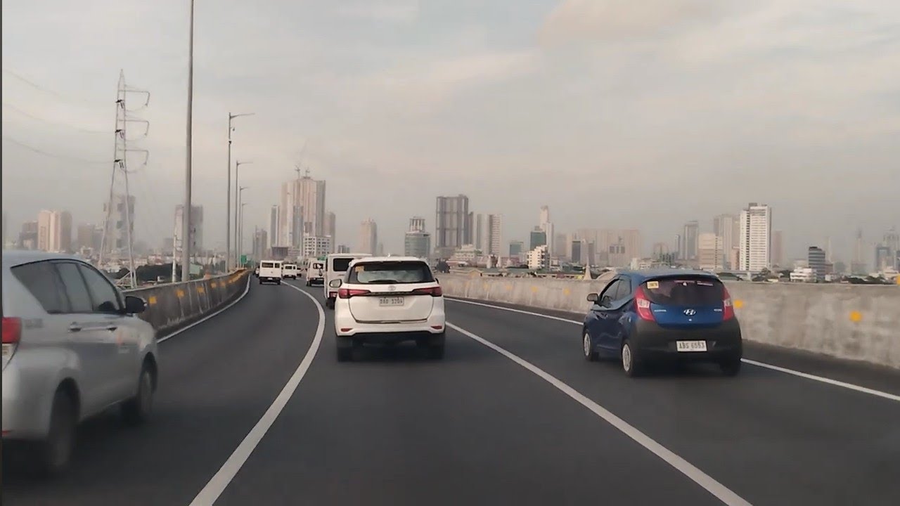 Quezon Avenue G. Araneta Avenue entry Skyway Ramp Southbound To. Alabang Muntinlupa Philippines 