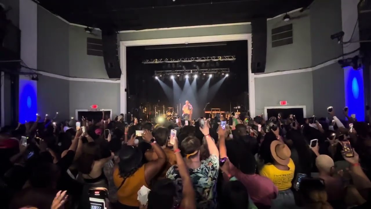 Jeronelle covers Maxwell’s “This Woman’s Work” Live at Lincoln Theatre