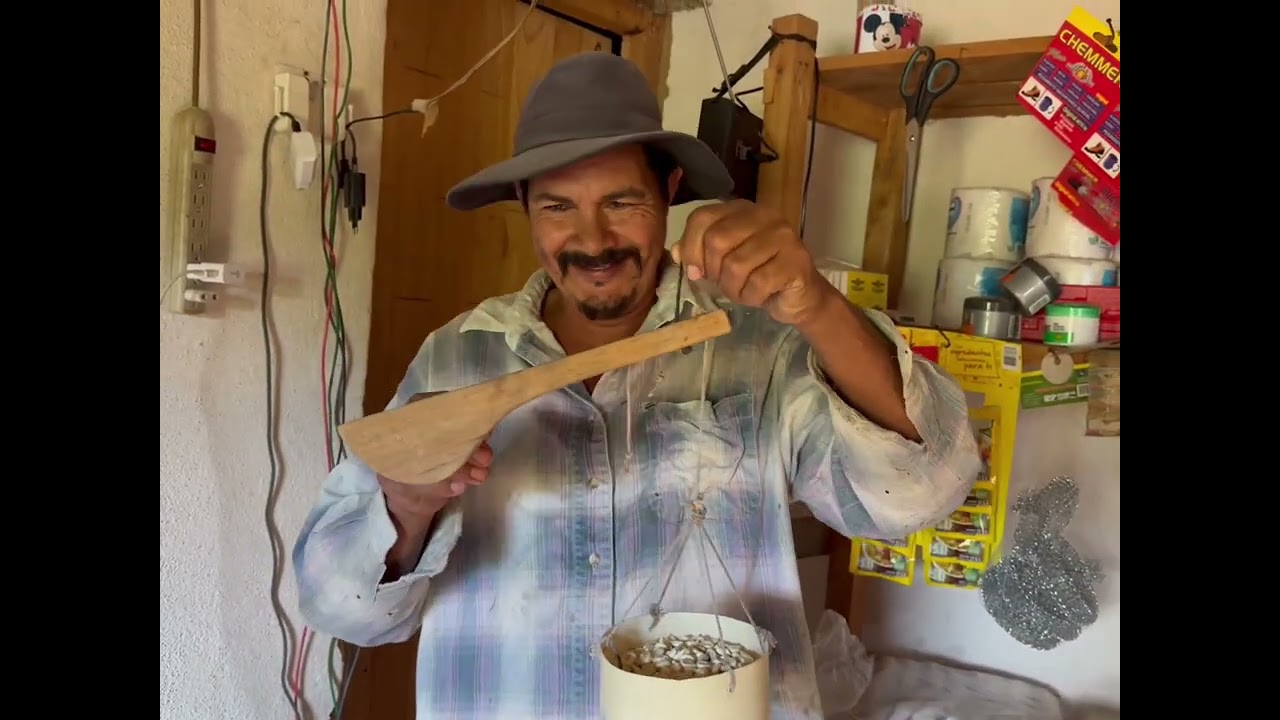 Patrón trata mal a su trabajador mira la reacción del pastor!😱