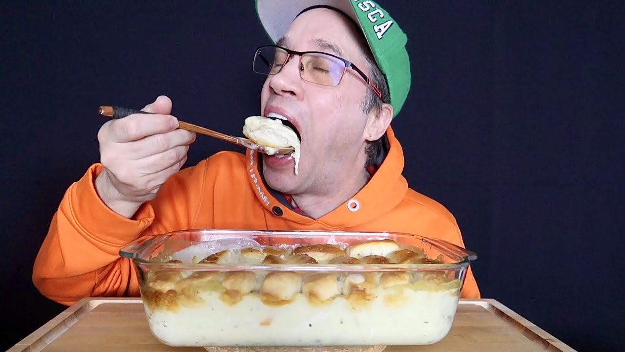 ASMR • HOMEMADE • CHICKEN  POT PIE • MUKBANG • FEAST • SEANUSCA FOOD  !