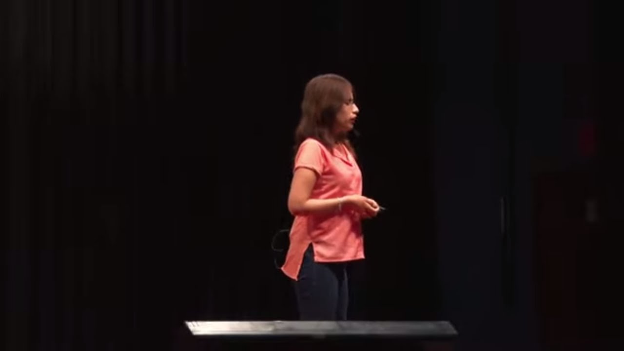 Mentalidad de crecimiento para lograr cambios | Manuela Flores | TEDxUniNacionalIngeniería