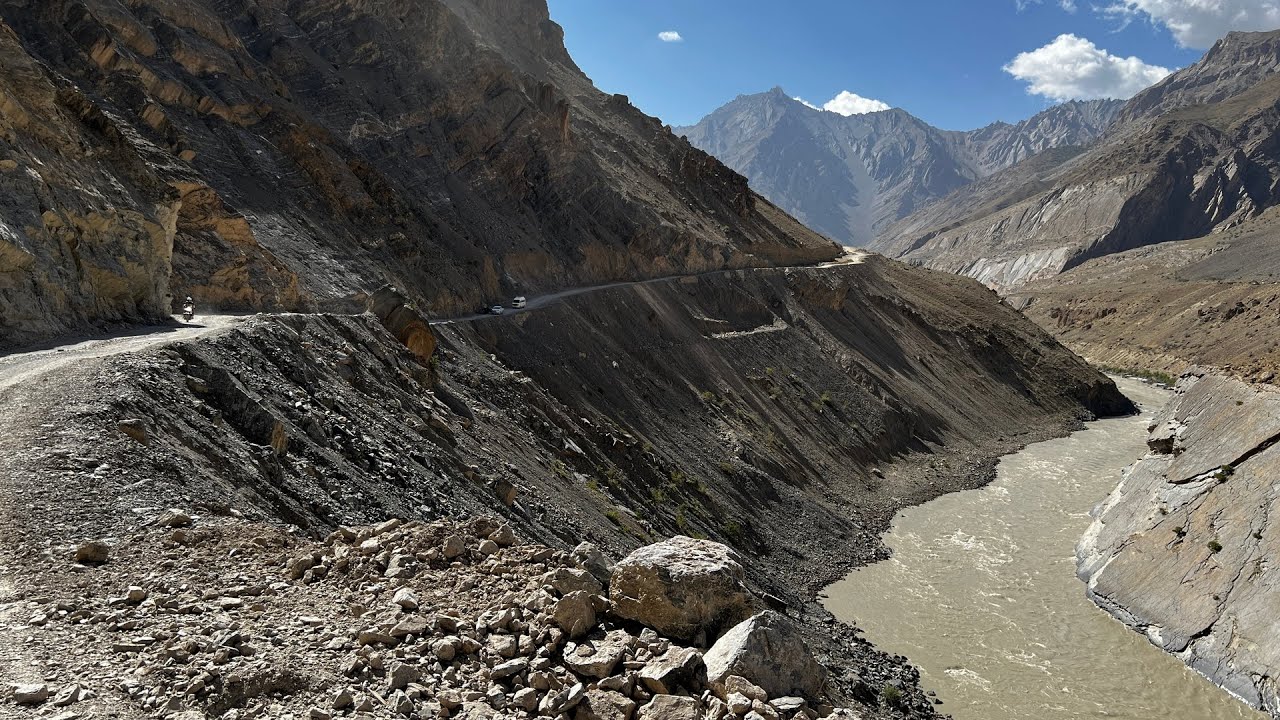 8) Himalayas 2023 day 5 - From Padum to Leh (part1)