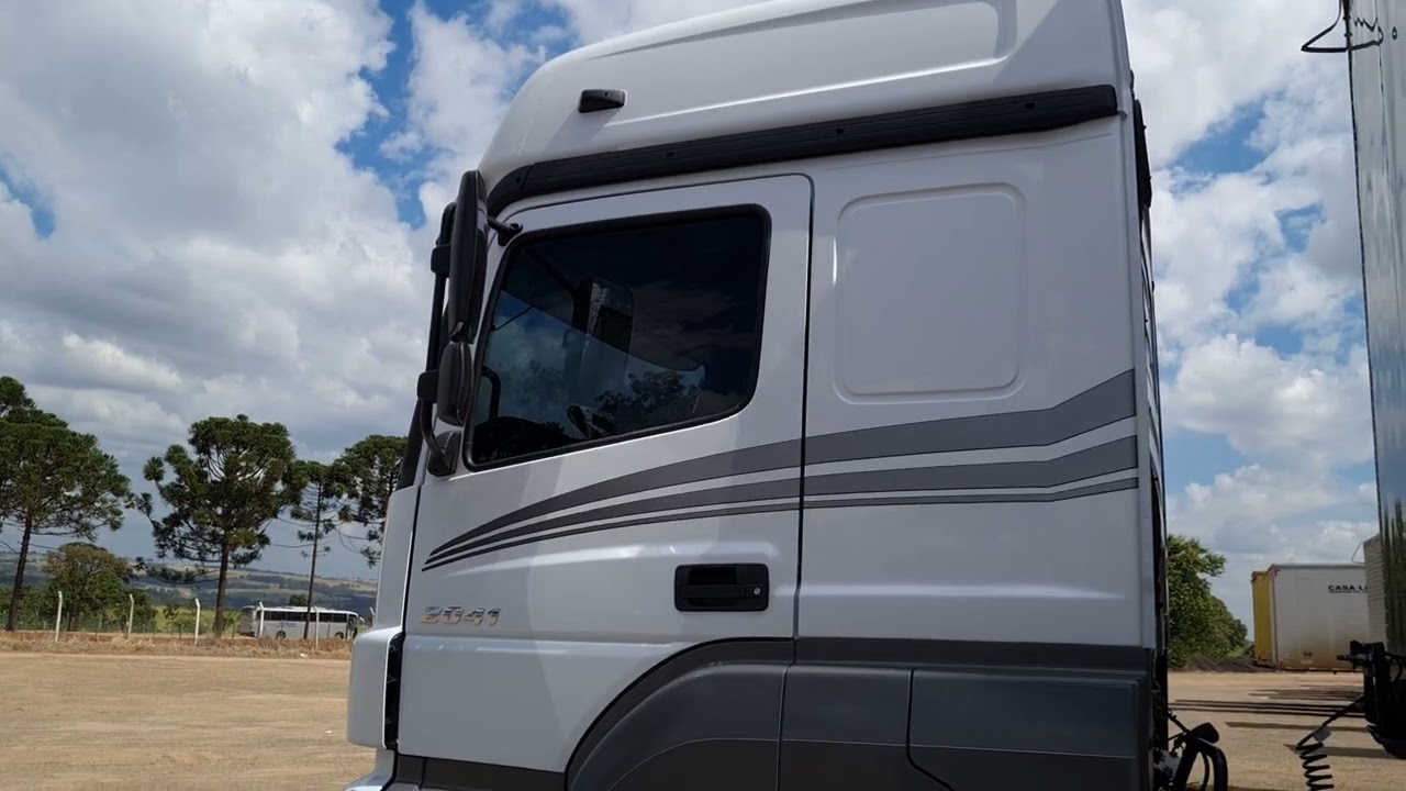 Troquei  de Máquina ... Agora é  um MB 2041...Mulão ... automático.