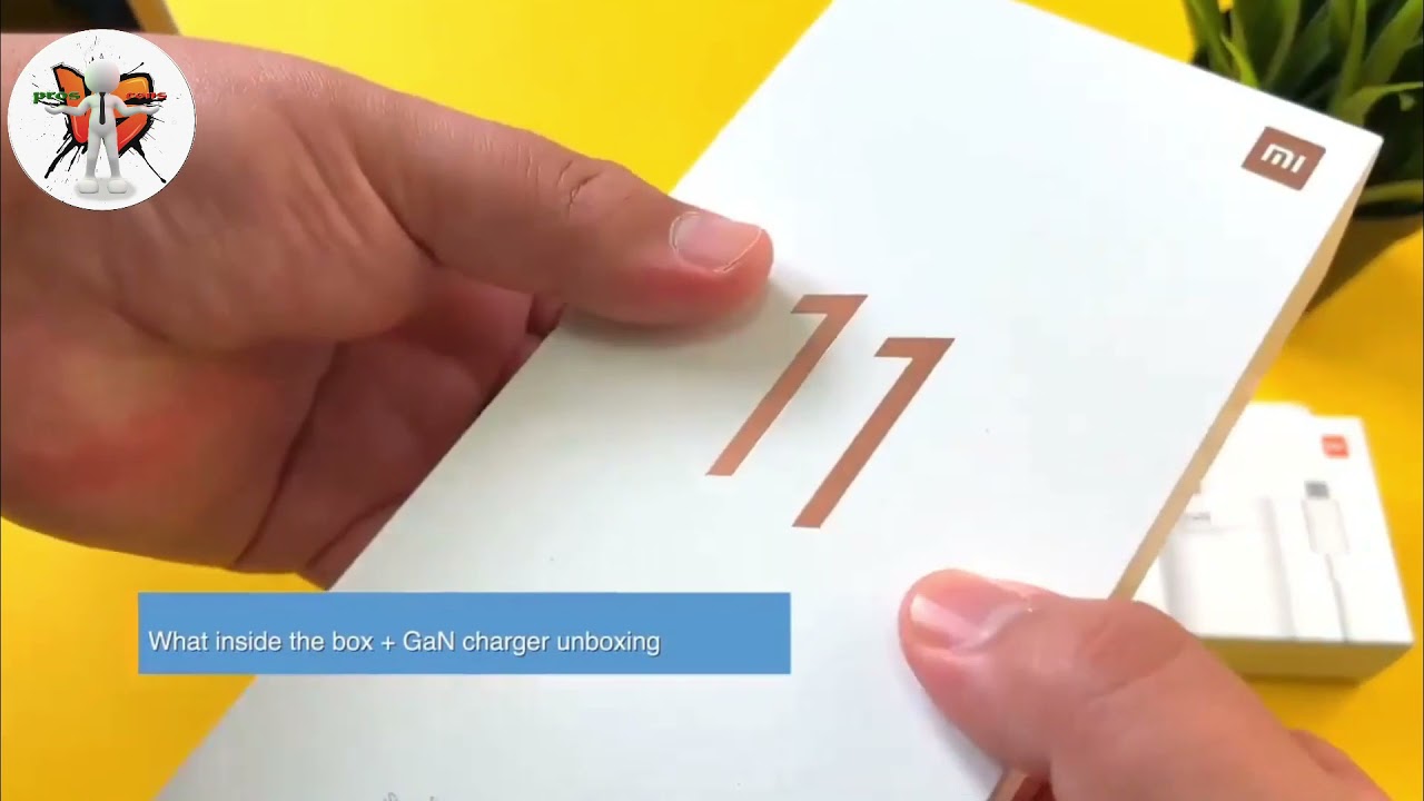 Opening the Xiaomi Mi 11 box and reviewing it