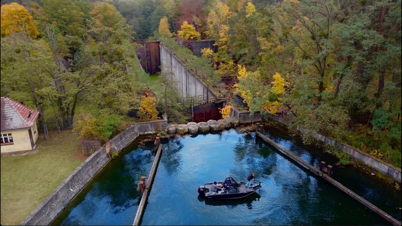 Was lebt noch in dieser verlassenen Schleuse?