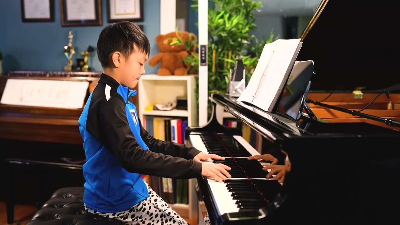 Week 302 - (Valse Brillante） Waltz in A minor, Op.34 No.2 by Chopin